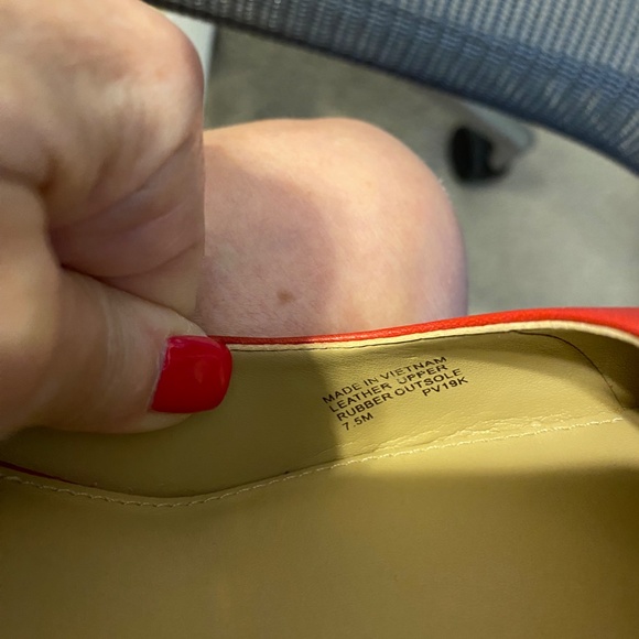 Michael Kors Red Leather Pointed‎ Toe Heels Classic Pumps Shoes - Picture 9 of 10